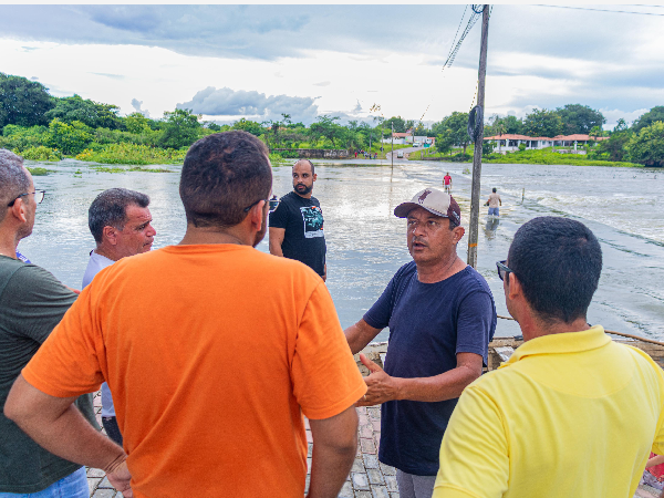 Equipes da Prefeitura de Santa Quitéria visitam o Distrito de Macaraú e levam assistência aos moradores da comunidade.