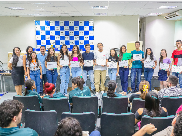 Prefeitura realiza cerimônia de entrega de certificados do Programa Jovem Aprendiz em Santa Quitéria